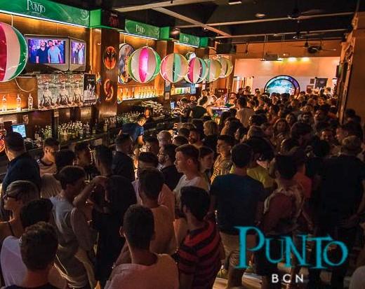 Packed interior crowd at Punto BCN