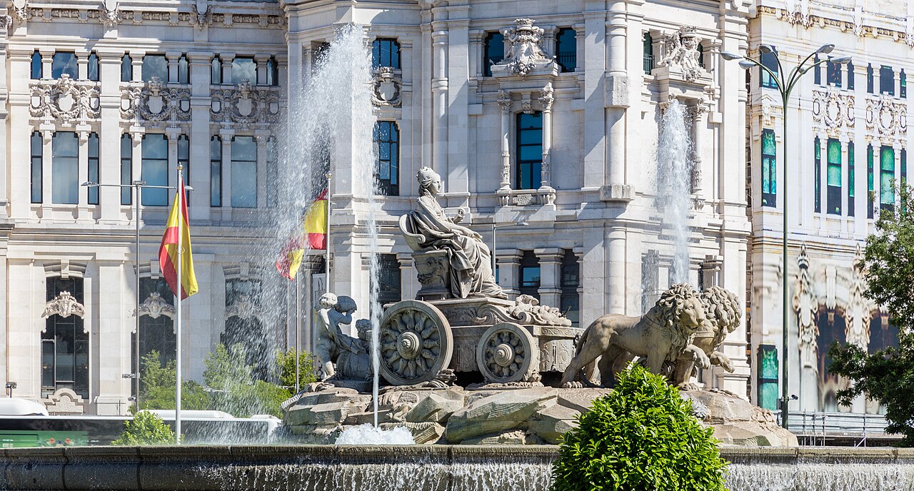 Fuente de Cibeles and Palacio de Cibeles
