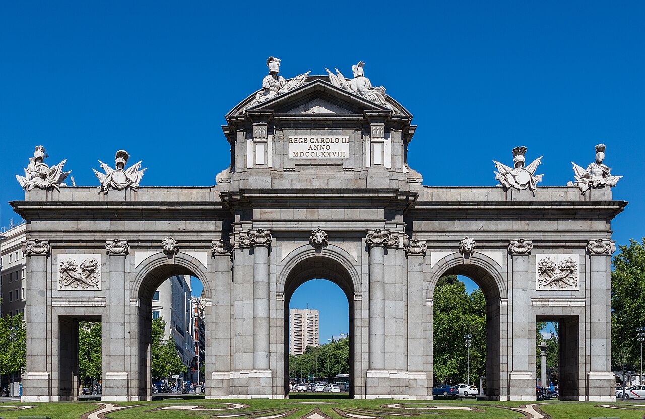Puerta de Alcalá neoclassical gateway